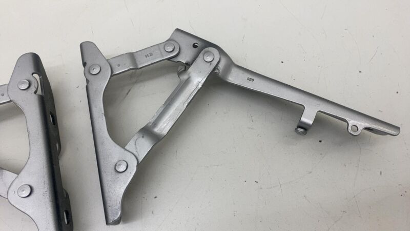 6006737 00 E 2012-2015 Tesla Model S PAIR Front Left & Right Bonnet Hood Hinge Closure Assist