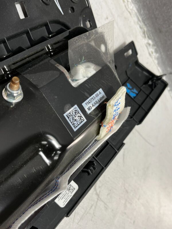 114375300A ❇️17-23 Tesla Model Y 3 Right Knee Airbag Passenger Safety Module RH OEM 1077826