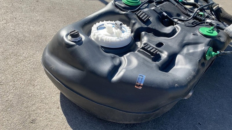 ⭕ 2018-2024 Subaru XV Crosstrek Fuel Gasoline Gas Tank Reservoir Assembly