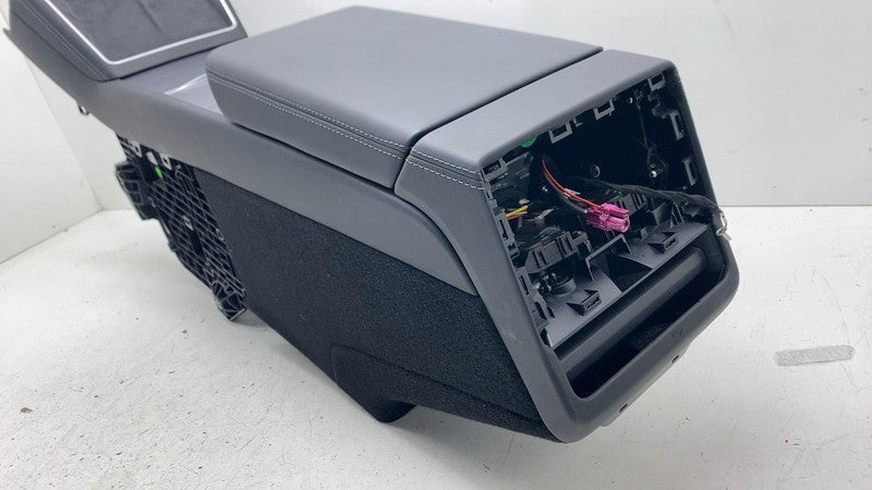 ⭕ 2025-2026 Model Y MY Juniper Front Center Console w/ Side Panels 193