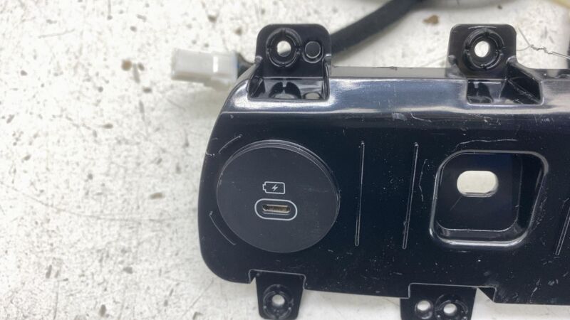 96123CV010 2022-2024 Kia EV6 Front Dashboard Center USB Type C Charging Port Power Outlet