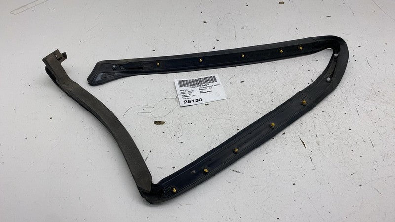 ⭕2018-2021 Lincoln Navigator Rear Driver Side Door Weatherstrip Rubber