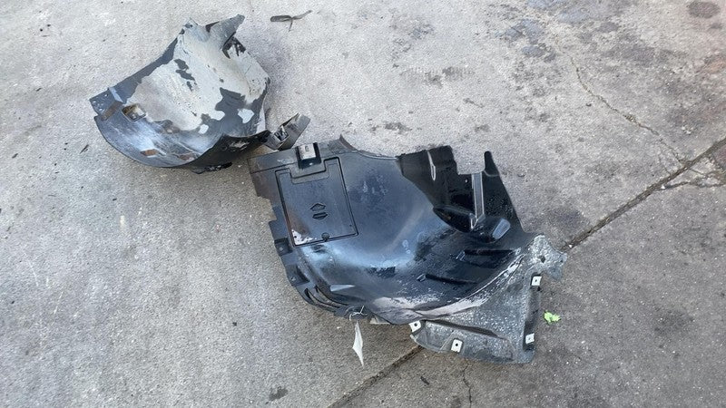 A 166 884 11 22 2016-2019 Mercedes-Benz GLE350 Front Inner Fender Liner Splash Guard Shield Left