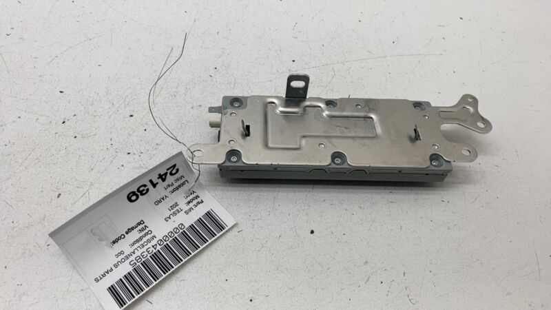 107974900E 2017-2023 Tesla Model 3 Harman Becker FM HD Audio Radio Receiver Control Module