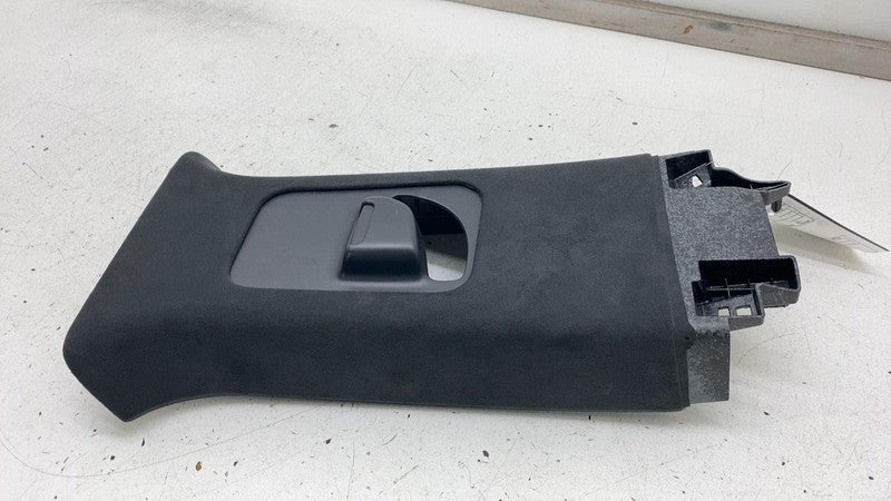 ⭕ 2022-2024 Rivian R1T Left B-Pillar Center Post Interior Trim Panel P