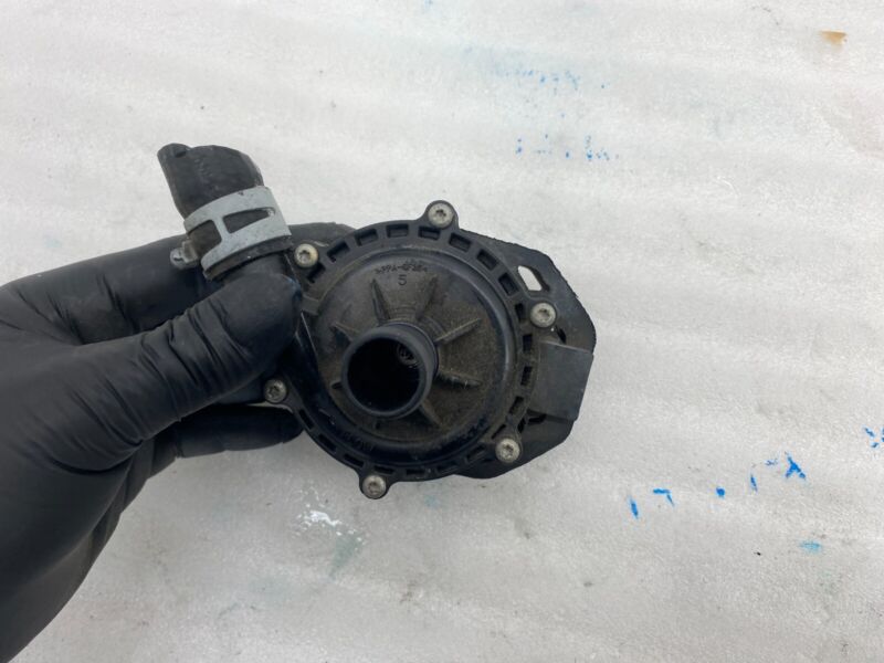 103534800F 2016-2020 Tesla Model S X Front Auxilliary Electric Cooling System Coolant Pump