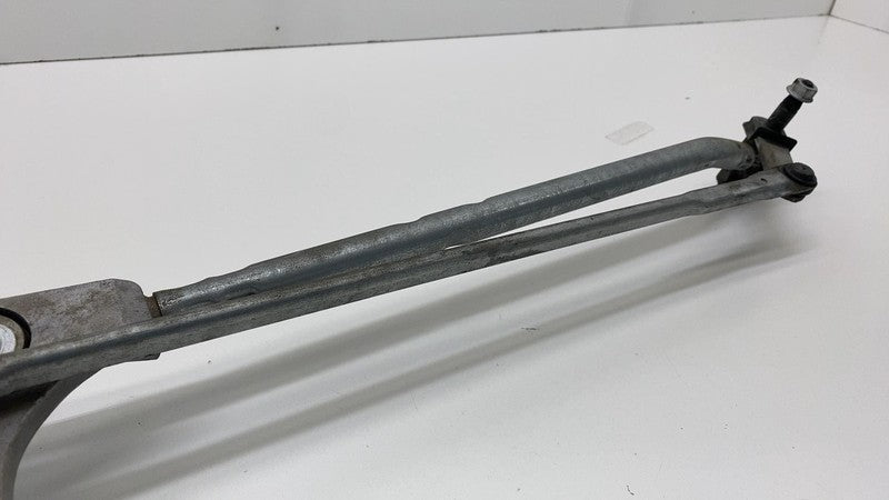 7P0955023 2011-2018 Porsche Cayenne Front Windshield Wiper Motor System Linkage Assembly