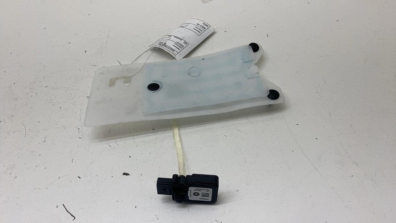 ⭕ 2017-2024 Chrysler Pacifica Front Right Side Seat Occupant Sensor 68
