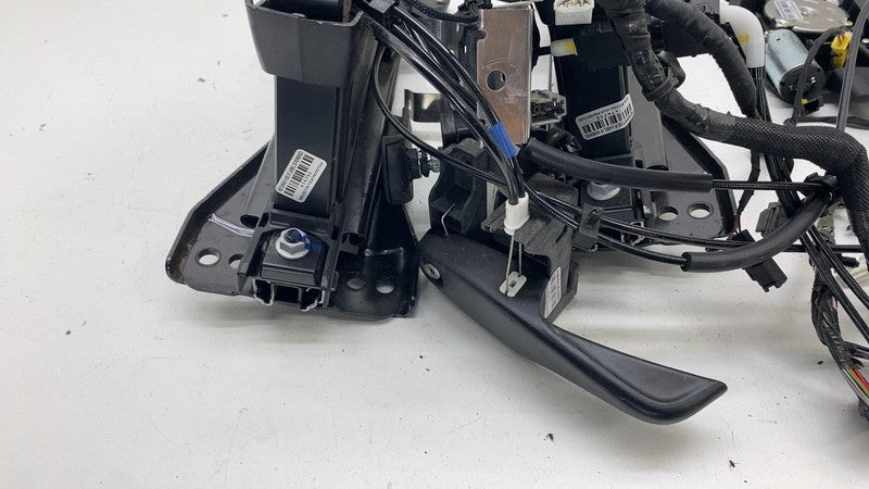 ⭕ 2017-2020 Tesla Model X Rear 2nd Row Right Seat Sled Rail & Hardware Assembly