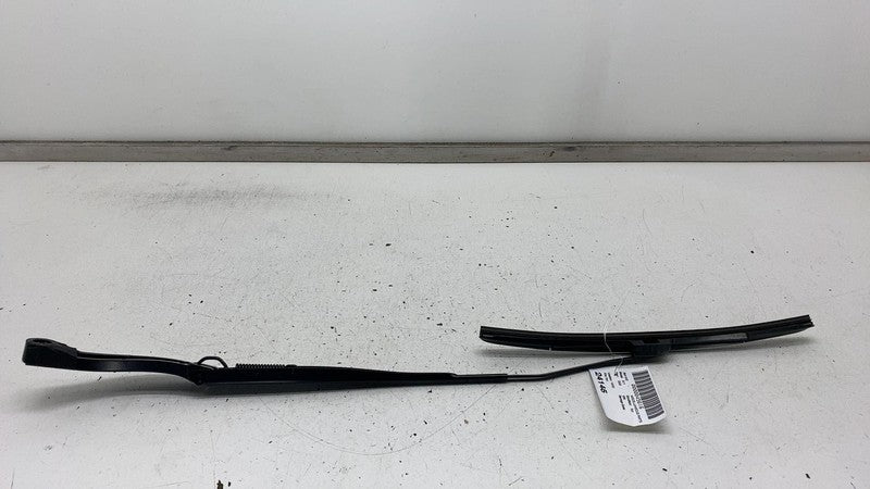 ⭕ 2022 2023 2024 Rivian R1T Front Passenger Right Windshield Wiper Arm & Blade