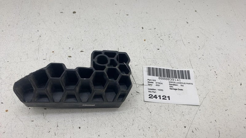 ⭕2019-2023 Audi E-Tron Quattro Front Driver Side Left Body Reinforcement Bracket