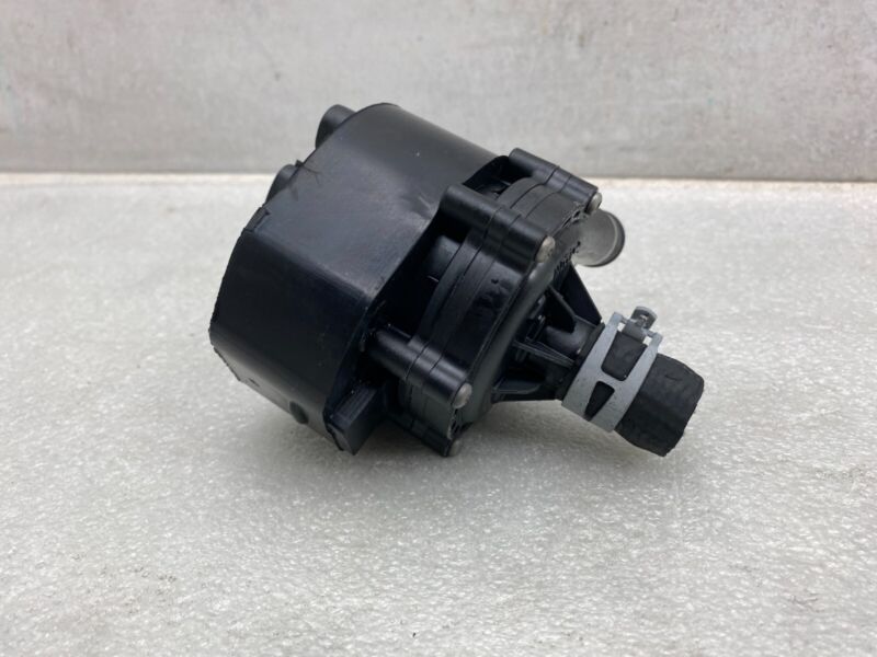 103534800G 2016-2020 Tesla Model S X Cooling System Auxiliary Water Coolant Pump FWD Assy