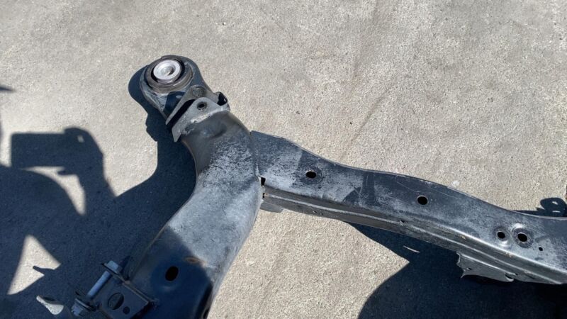 2016-2019 Mercedes-Benz GLE350 Rear Subframe Crossmember Cradle RWD Assembbly