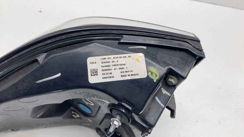 1034333-00-A ⭕ 2016-2020 Tesla Model X Rear Right Outer Taillight LED Tail Lamp 1034333-00-A