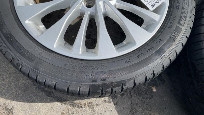 2017 2018 Ford C-Max SET of 4 Wheel Rim 17x7.0 w/ Tire 225/50 R17 OEM