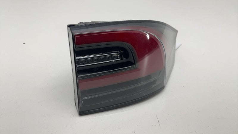1034333-00-B ⭕ 2016-2020 Tesla Model X Rear Right Outer Taillight LED Tail Lamp 1034333-00-B