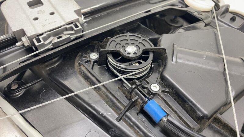 1096622-00-J ⭕17-20 Tesla Model 3 Rear Left Window Regulator and Motor + Carrier 1096622-00-J