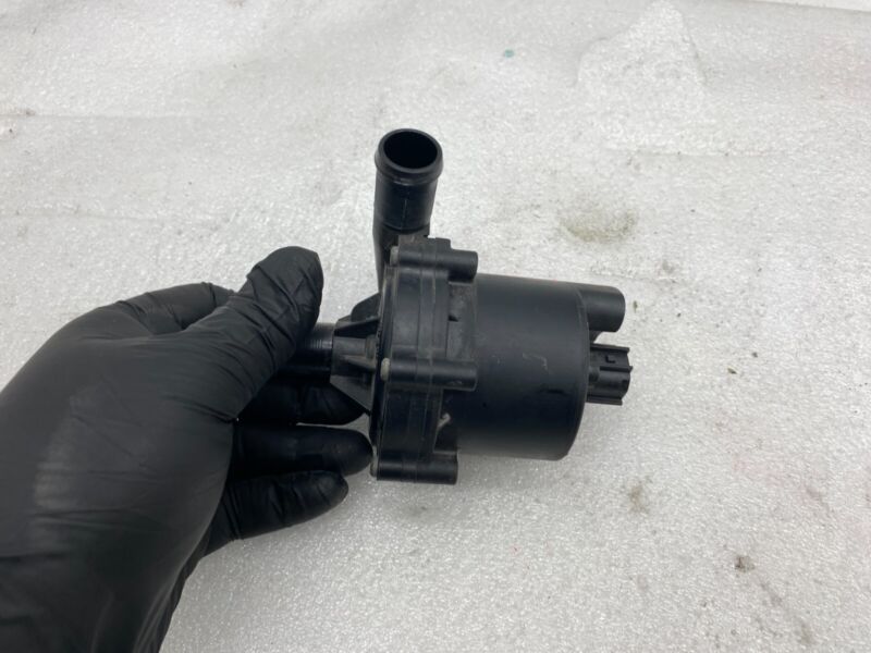 2016-2020 Tesla Model S X Cooling System Auxiliary Water Coolant Pump FWD Assy