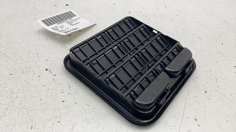 4M0819181B 19-23 E-Tron Rear Left or Right Quarter Panel Pressure Air Vent Grille 4M0819181