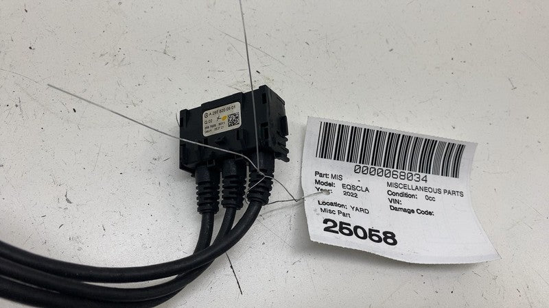 A2978200901 ⭕ 2022 Mercedes-Benz EQS 450+ V297 Multimedia USB Type-C Port Socket A2978200901