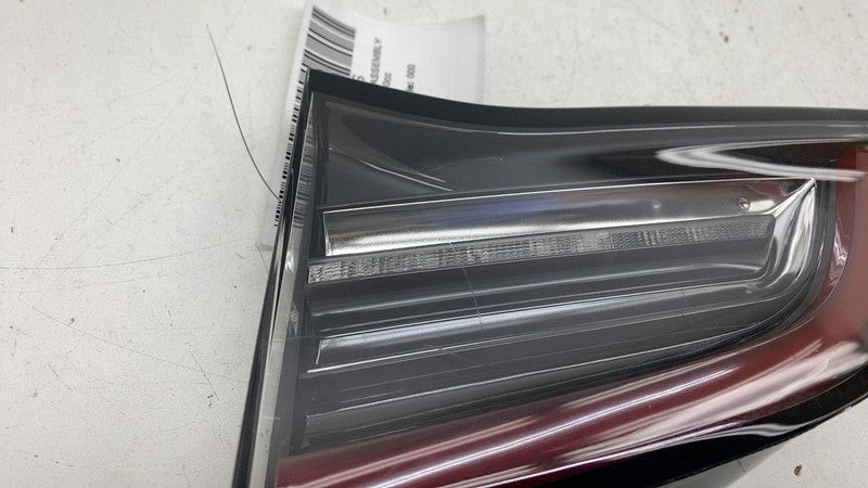 ⭕ 2017-2023 Model 3 Rear Right Inner Taillight LED Tail Lamp 3-Pin 107