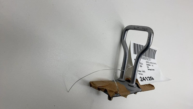 1856558 00 A 2024-2025 Tesla Cybertruck Closure Mechanism Hood Latch Powergate Striker Assy