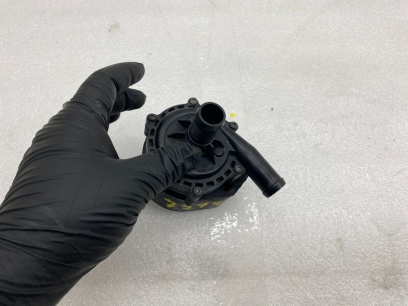 2016-2020 Tesla Model S X Cooling System Auxiliary Water Coolant Pump FWD Assy