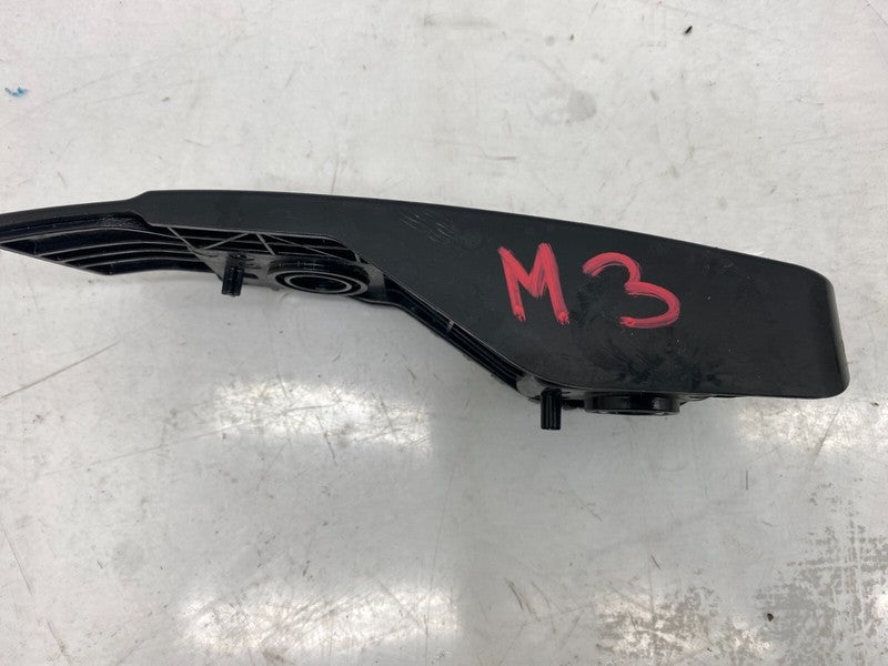 108399200E ⭕ 17-23 Model 3 Rear Left Bumper Taillight Tail Lamp Mount Bracket 1083992-00-E