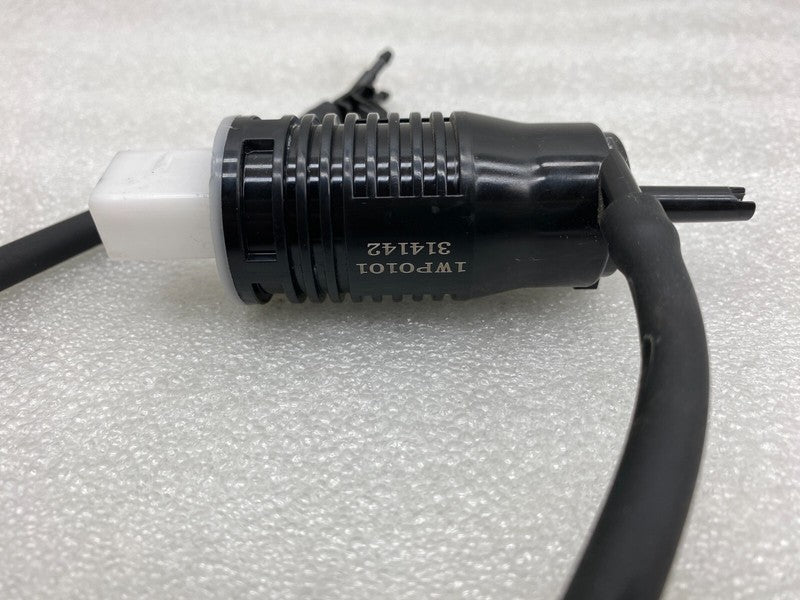 1WP0101 ⭕ 2020-2024 Tesla Model Y MY Front Windshield Glass Washer Motor Pump Assembly