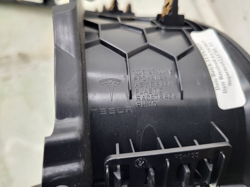 1105123 00 E ⭕ 2016-2022 Tesla Model X B-Pillar Plastic Racetrack Right Side OEM 1105123-00-E