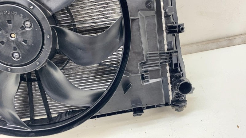 A 099 906 21 00 2019-2023 Mercedes-Benz C300 C-Class Engine Radiator Cooling Fan Shroud & Motor