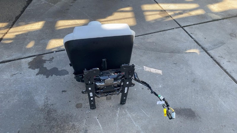 ⭕ 2016-2020 Tesla Model X Rear Passenger Side 2nd Row Seat Right Leath