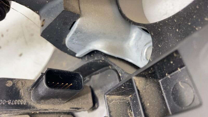 H1729 172946 2013 2014 2015 2016 2017 2018 Ford C-Max Hybrid Brake and Gas Pedal Pad Assembly
