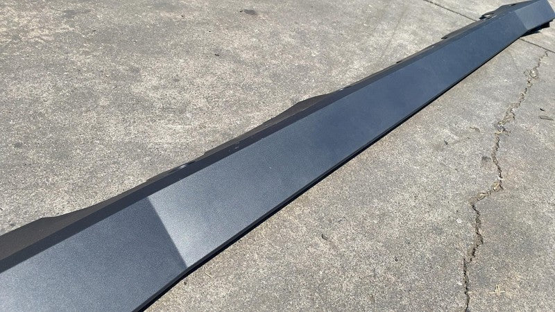 181659700C ⭕ 2024-2025 Cybertruck Left Rocker Panel Skirt Trim Molding Cover 1816597-00-C