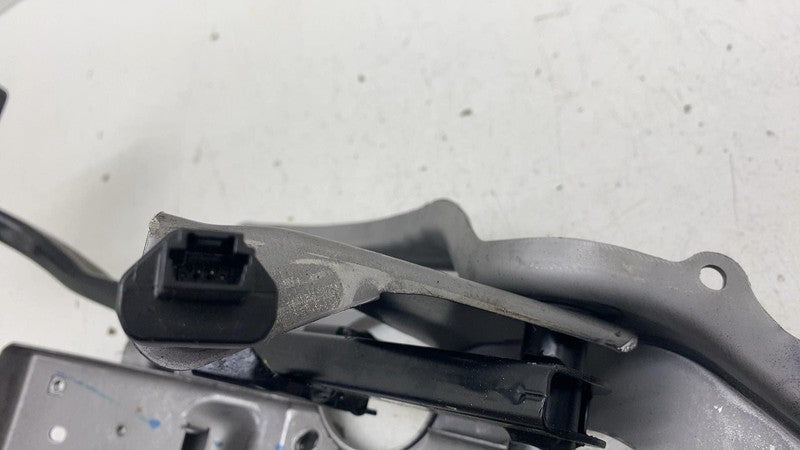 32264200 ⭕ 2021 2022 2023 Polestar 2 Front Brake Stop Pedal w/ Bracket & Sensor 32264200
