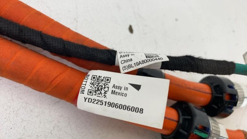 102604100O 16-20 Tesla Model S High Voltage Inlet Charger Cable Wiring Harness 1026041-00-O