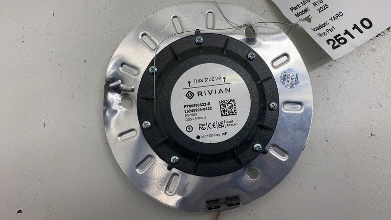⭕ 2025 Rivian R1S Rear Tailgate GNSS Antenna Control Module Unit PT006
