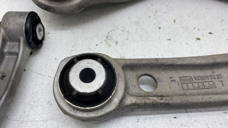 2018-2020 BMW 530e Front Left Spindle Knuckle w/ Upper & Lower Control