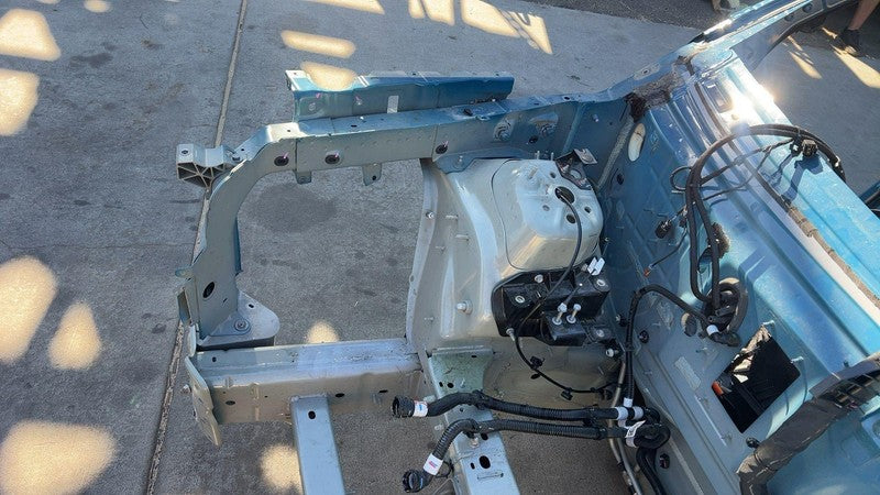 ⭕2022-2024 Rivian R1T Front Passenger Frame Horn Structure Apron Cutou