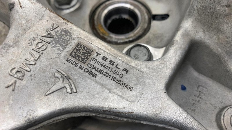 104441100G ⭕ 2017-2023 Tesla Model 3 Rear Left Spindle Knuckle w/ Hub & Shield 1044411-00-G
