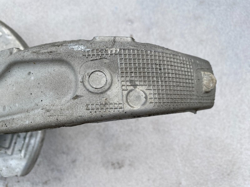 104431600E 17-23 Model 3 Front Right RWD Spindle Knuckle w/ Wheel Hub & Shield 1044316-00-E