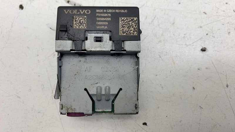 ⭕ 2021 2022 2023 Polestar 2 Center Console Dual USB Charging Port OEM