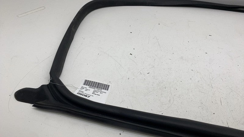 ⭕ 24-25 Model 3 Front Right Primary Body Weatherstrip Rubber Seal 1910