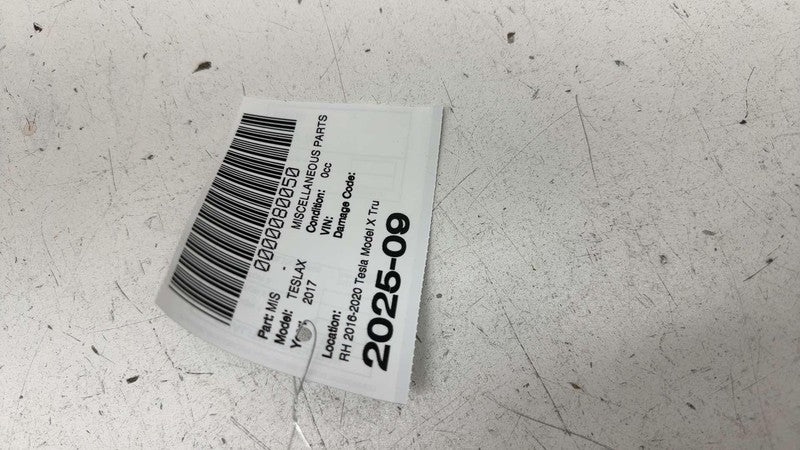 106694800A ⭕ 2016-2020 Tesla Model X Trunk Load Floor Support Bracket Right RH 1066848-00-A