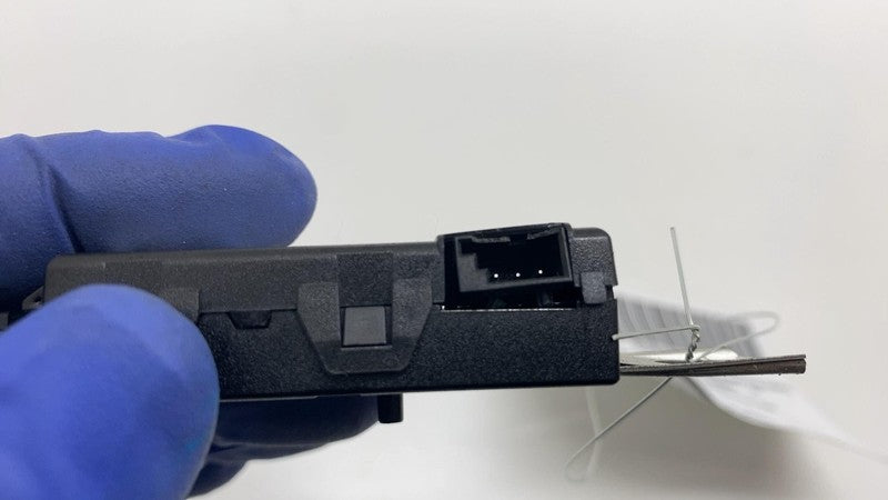155133000B 2024-2025 Tesla Cybertruck FM Antenna Amplifier Module 1551330-00-B Assembly OEM