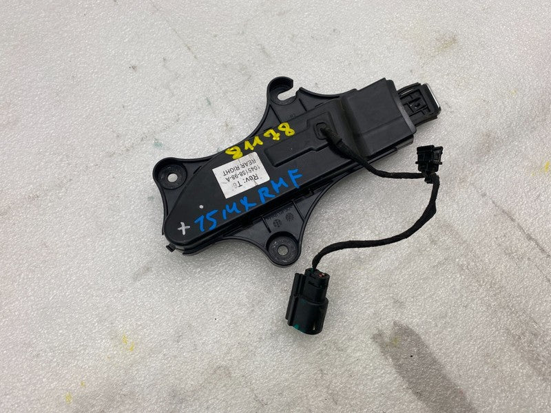 104515898A ⭕2016-2020 Tesla Model X Rear Side Exterior Outer Door Handle Right 1045158-98-A