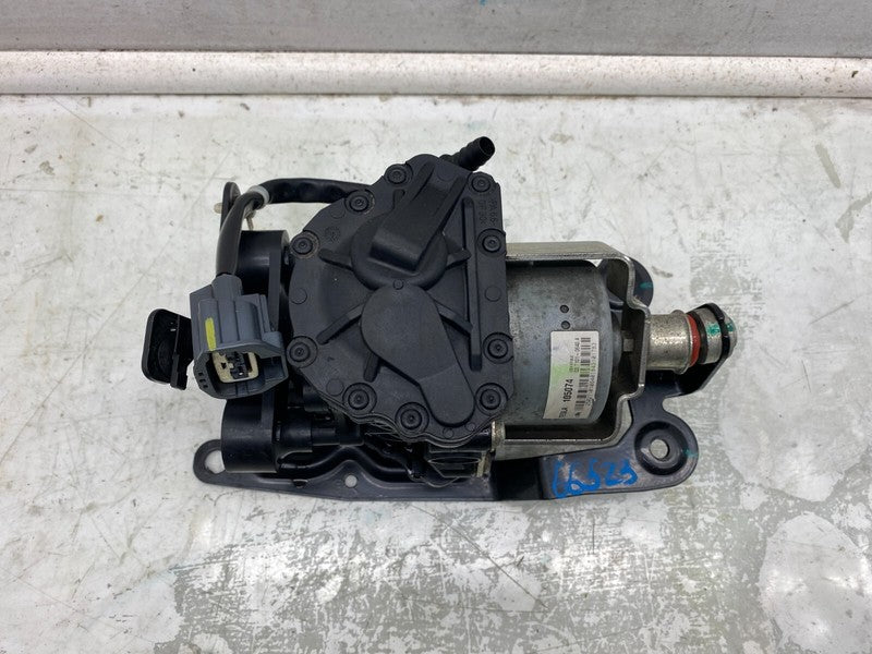 6006359 00 A ⭕2012-2015 Tesla Model S Brake Servo Booster Vacuum Pump & Isolator 6006359-00-A