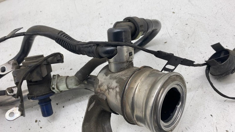 2018 2019 2020 BMW 530e xDrive Fuel Gas Filler Pipe Neck Hose Tube 2.0L Assembly