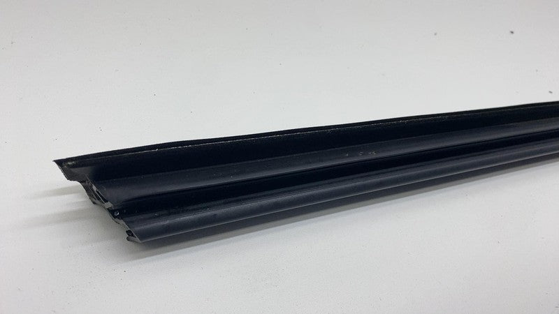 ⭕2021 BMW 530e G30 Rear Passenger Side Door Window Inner Weatherstrip