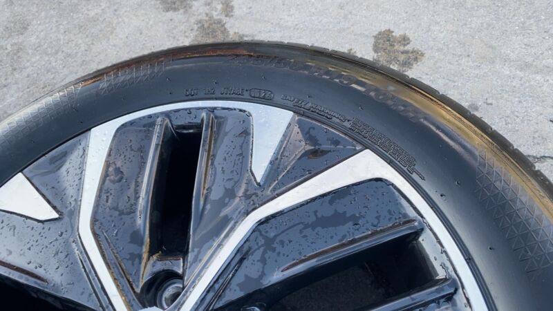 52910CV100 ⭕ 2022-2024 Kia EV6 PAIR of 19" Alloy Wheel Rim 19x7.5J w/ Kumho Tire 235/55 R19
